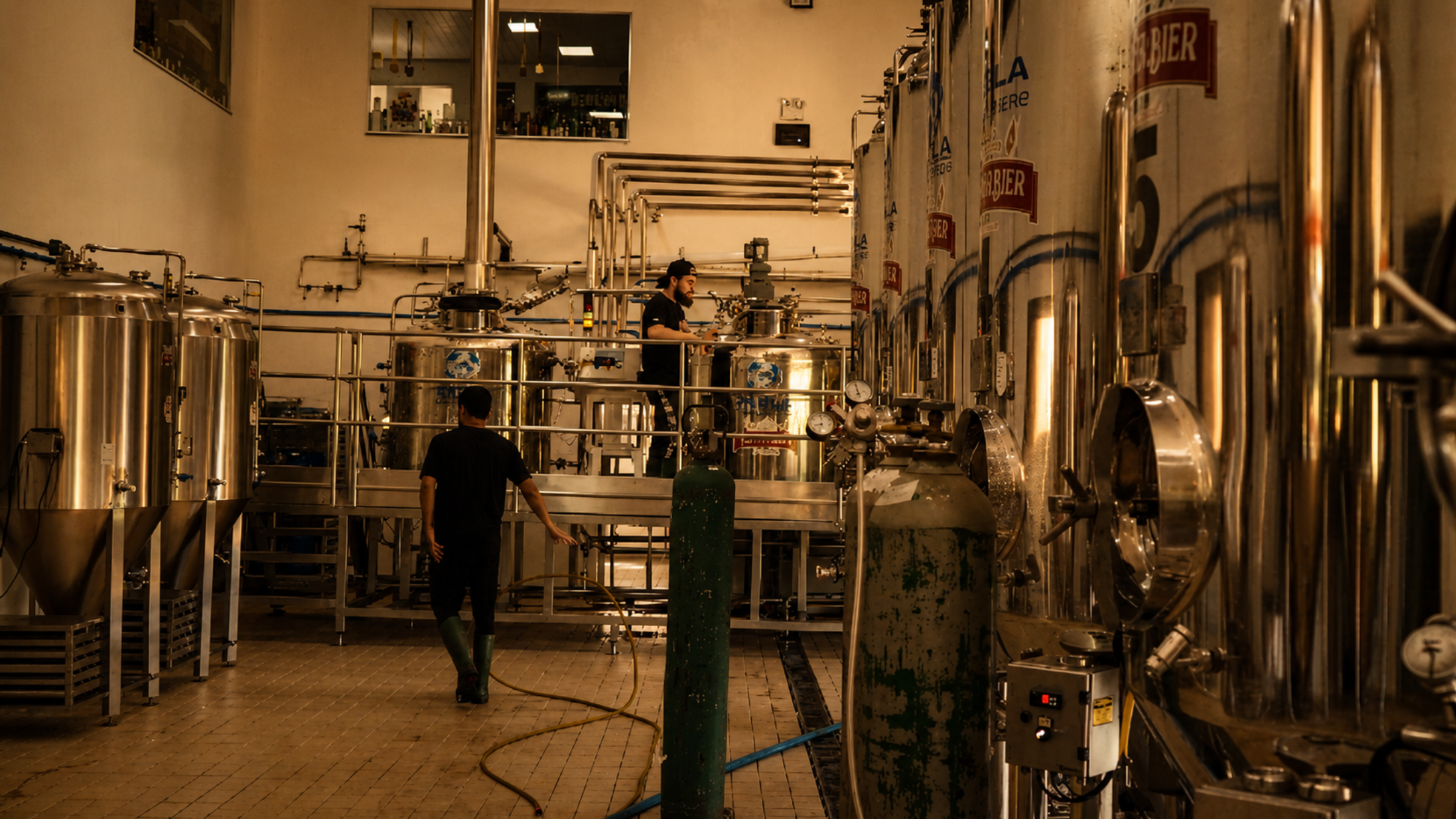 Produção artesanal Berger Bier na cervejaria